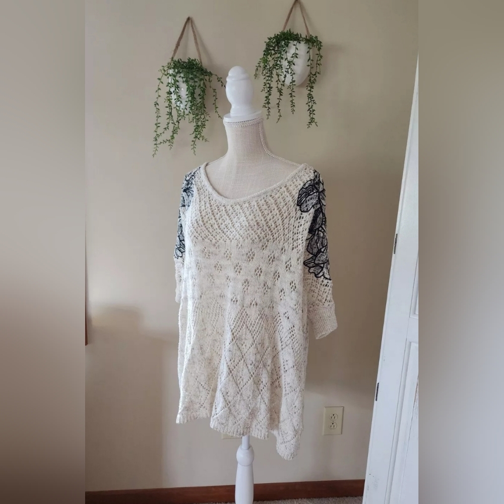 Knitted & Knotted Anthropologie Womens XS/ Small Open Knit oversized /relaxed